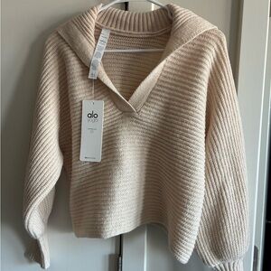 ALO Yoga Women's Tan V-Neck Sweater